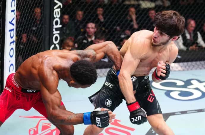 Evloev Just Beat Murphy in London and Nobody Can Agree on Whether It Actually Happened