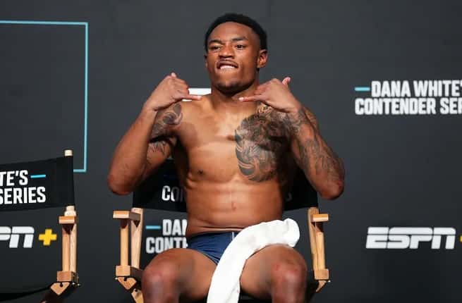Elijah Smith Was Supposed to Play Football. Now He's Powerbombing People in the UFC